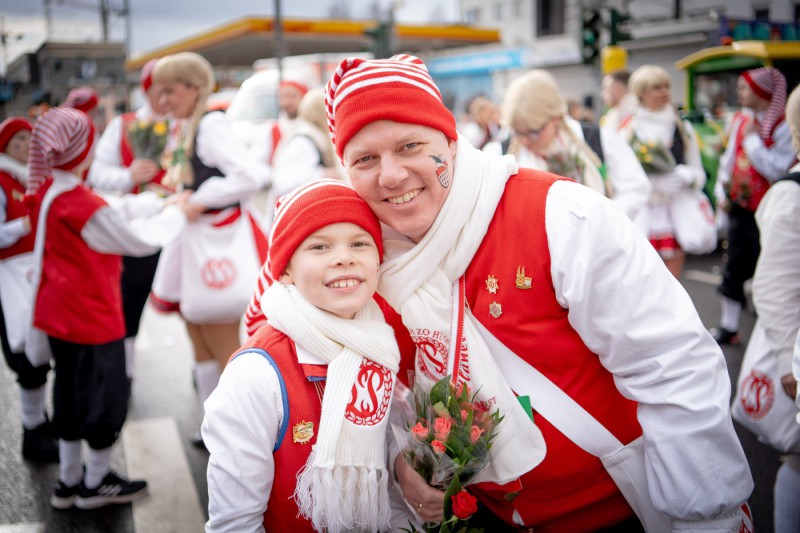 Loestige-Paulaner_Rosenmontagszug_2024_Sabrina_Backofen_031