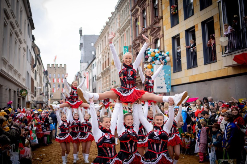 Loestige-Paulaner_Rosenmontagszug_2024_Sabrina_Backofen_055