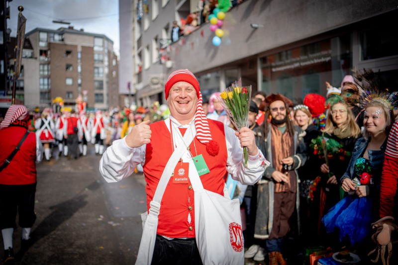 Loestige-Paulaner_Rosenmontagszug_2024_Sabrina_Backofen_079