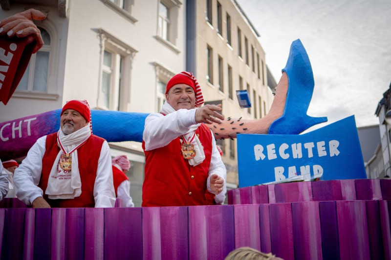 Loestige-Paulaner_Rosenmontagszug_2024_Sabrina_Backofen_084