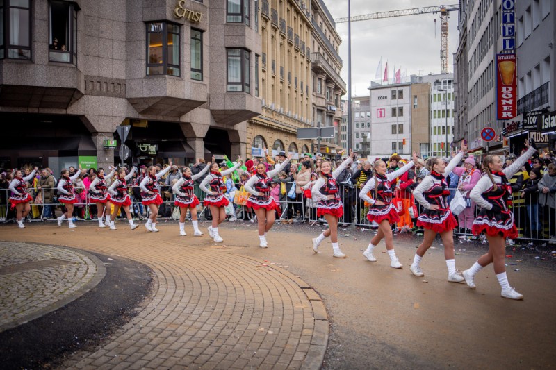 Loestige-Paulaner_Rosenmontagszug_2024_Sabrina_Backofen_139